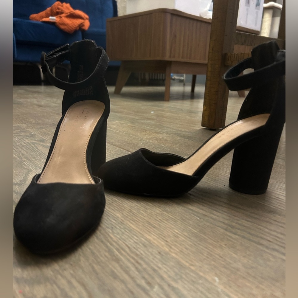 Lauren Conrad Pumps
